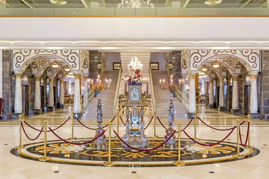 ROYAL HOLIDAY